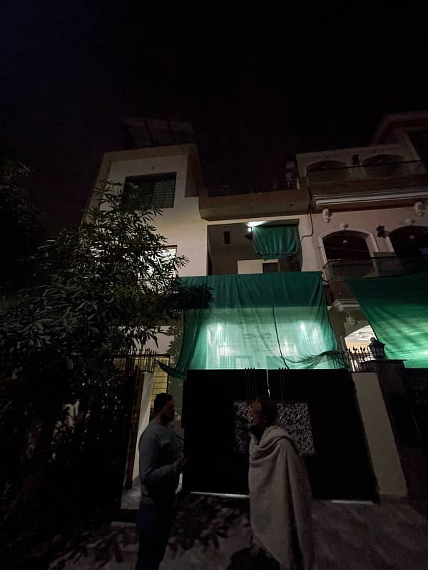 5 Marla Used Double Story Prime Location House in Tulip Block Parkview City Lahore 0