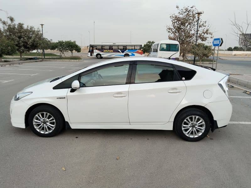 Toyota Prius 2011 4