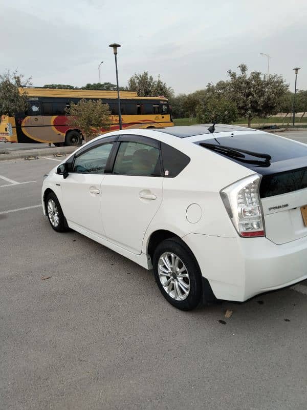 Toyota Prius 2011 6