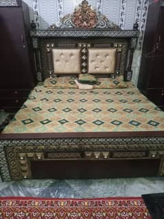 bed set with side tables, dressing table and Showcase i