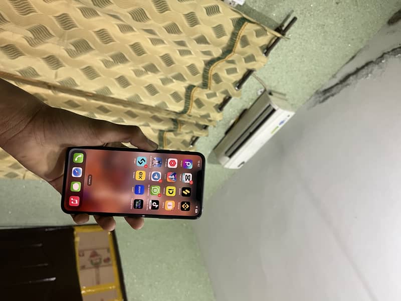 IPHONE XS MAX ( factory unlock) 2