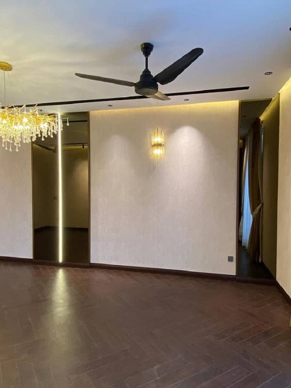 10 Marla Lower Portion House Available For Rent In Jasminer Block Bahria Town Lahore 3