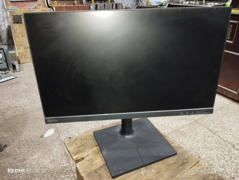 Lenovo slim 24 ,Boder less LED monitor in1 0/10 Condition 2