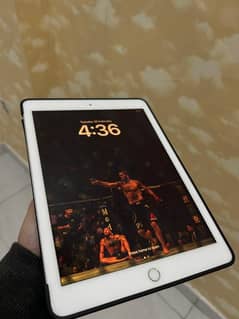 IPAD 6TH GENERATION 128 GB WITH COVER