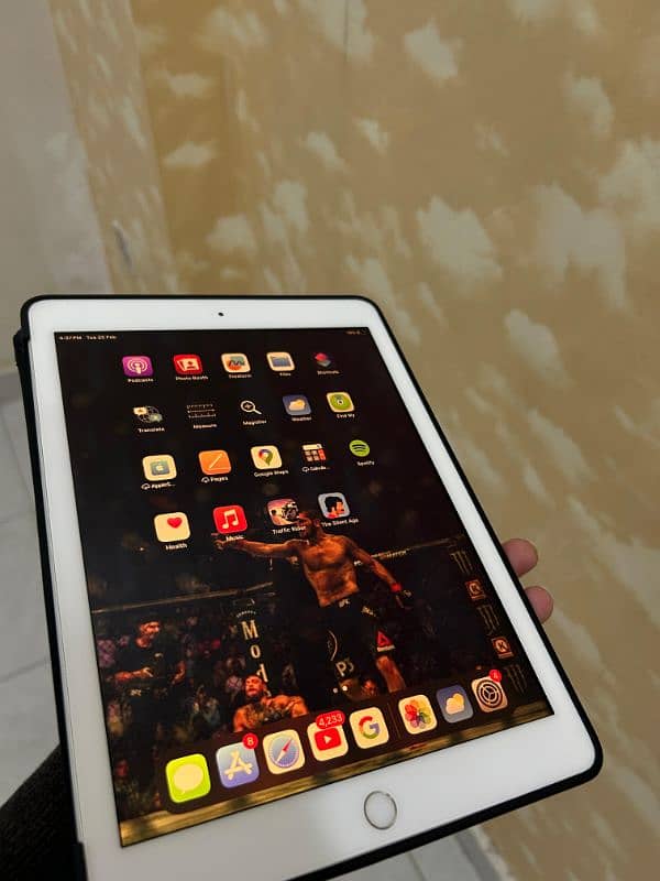 IPAD 6TH GENERATION FROM SHARJAH UAE 128 GB WITH COVER 2