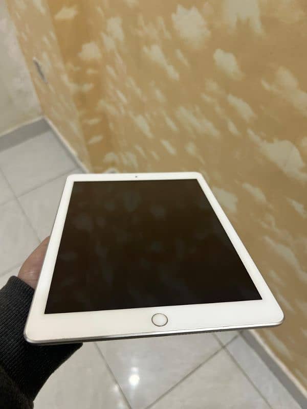 IPAD 6TH GENERATION FROM SHARJAH UAE 128 GB WITH COVER 12