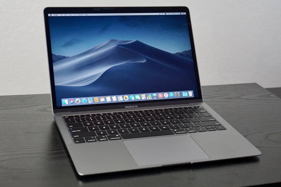 Macbook Air 2019 8GB RAM, and 256GB SSD 0