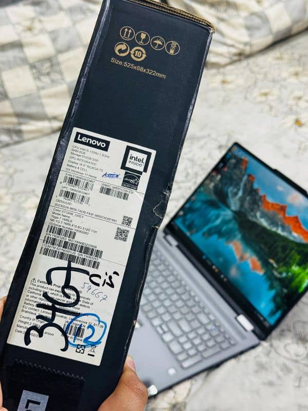 Lenovo Yoga 7i 16IRL8 11