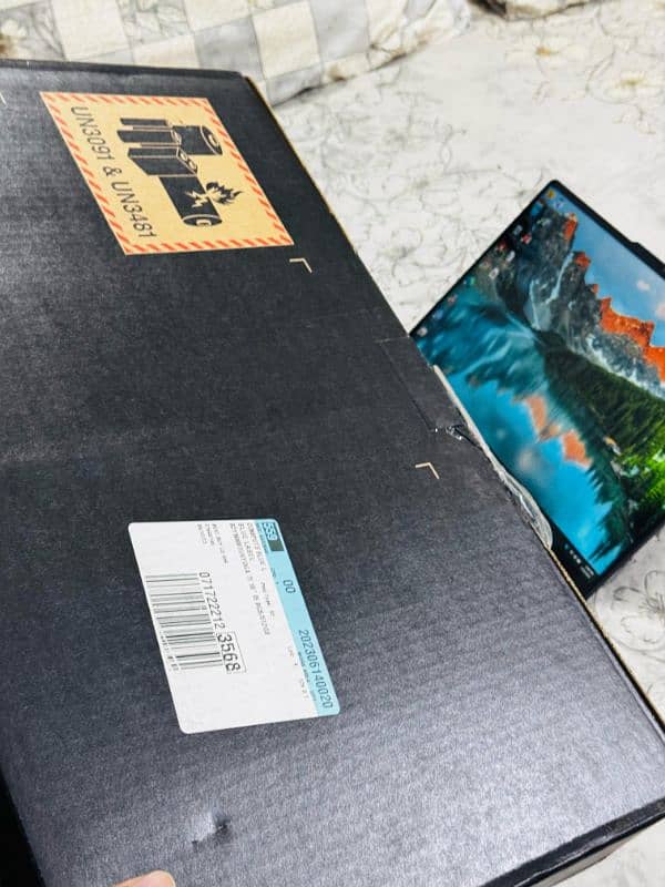 Lenovo Yoga 7i 16IRL8 12