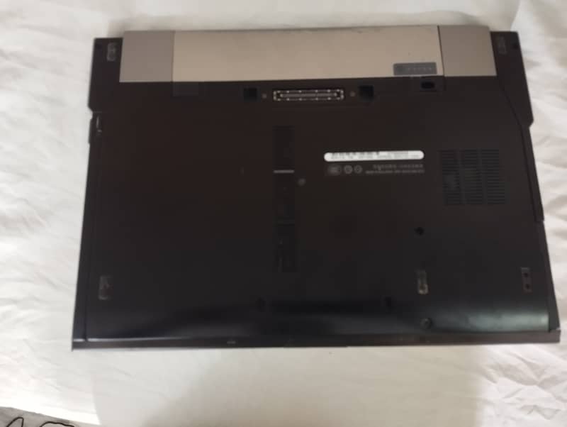 DELL Latitude E6400 & E6420 Laptop 6