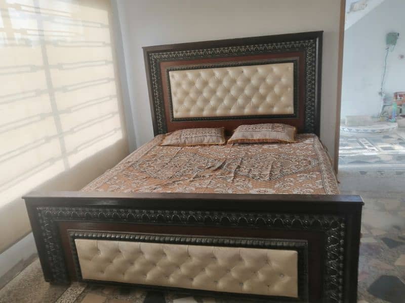 king bed white and brown 4