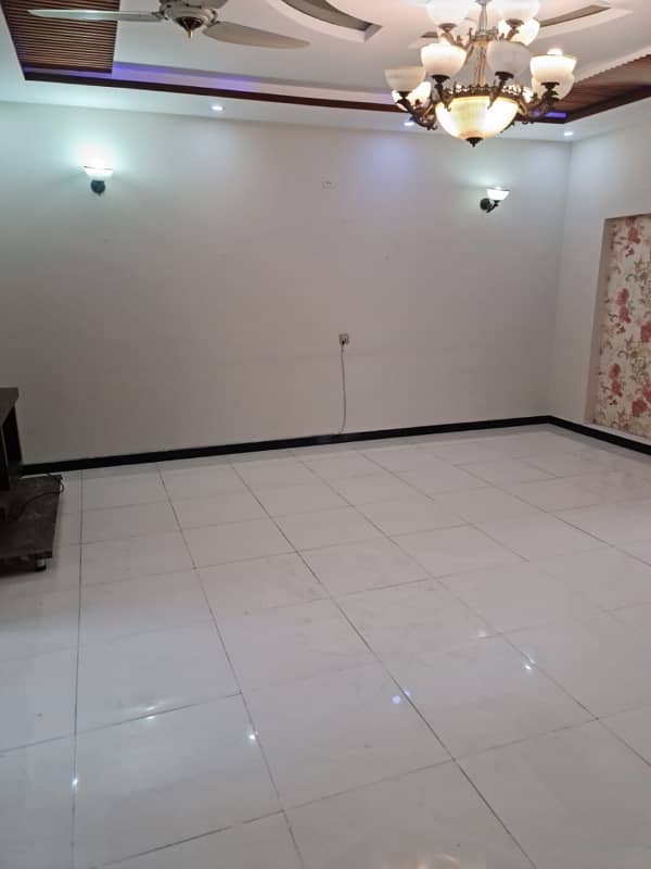 10 MARLA UPPER PORTION AVAILABLE FOR RENT IN VALANCIA HOUSING SOCIETY 1