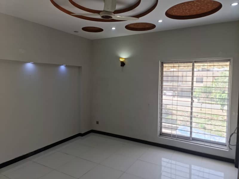 10 MARLA UPPER PORTION AVAILABLE FOR RENT IN VALANCIA HOUSING SOCIETY 3