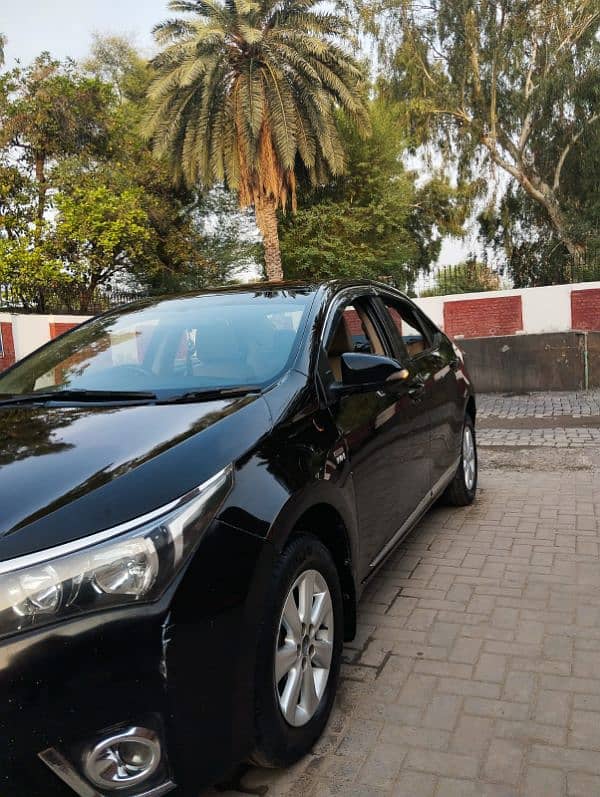 Toyota Corolla Altis 2015 1