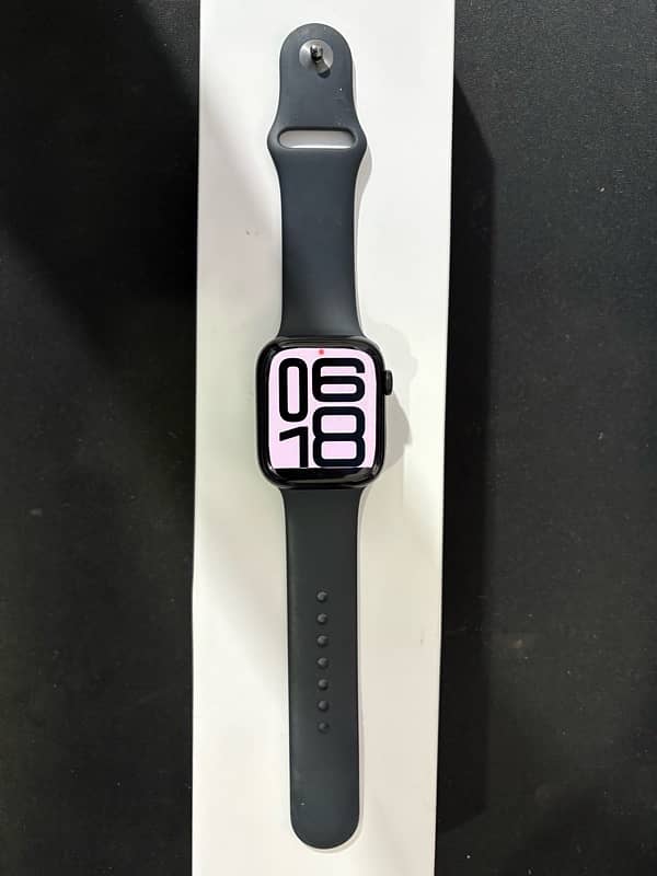 Apple Watch Series 7 - 45MM - Stretch Less Screen 1