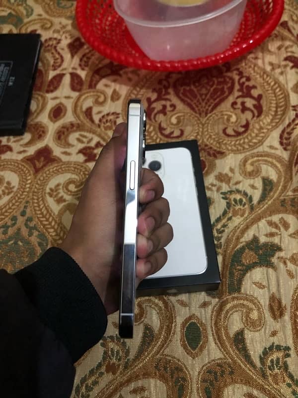 iphone 13 pro non pta factory unlock with box and cable 4