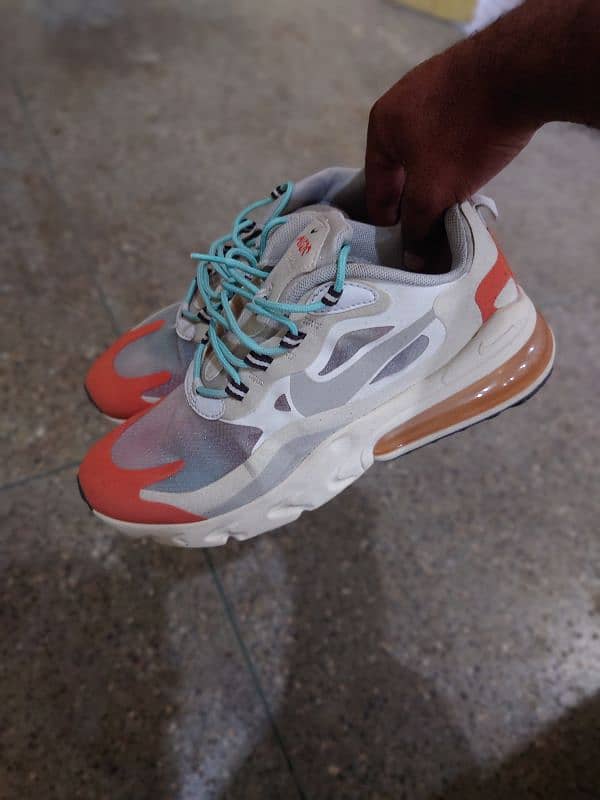 Nike Airmax 270 react (Brand New) 0