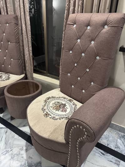 coffee chairs with Center table