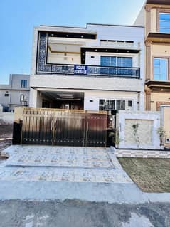 5 Marla Beautifully Designed House For Sale And Direct Meeting With Owner In Park View City Lahore.