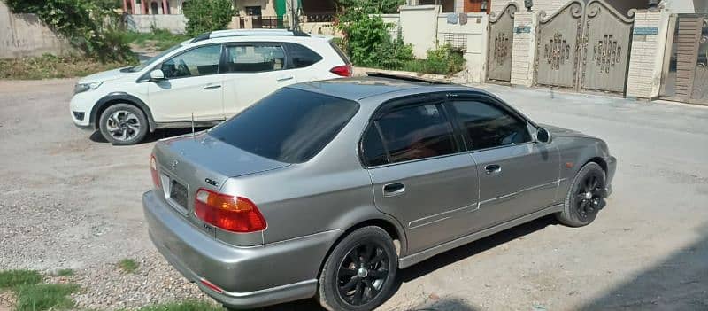 Honda Civic Oriel 2000 4