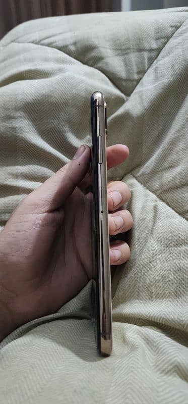 Iphone XS Max Non PTA 3