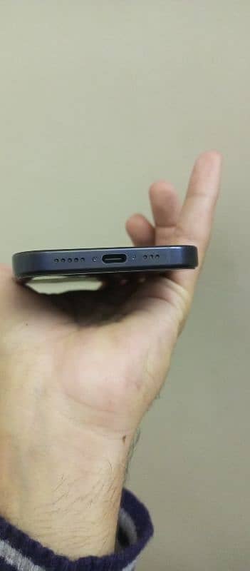 Iphone 15 Pro Black Titanium 3