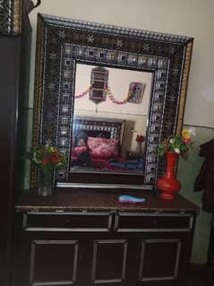 good condition Shesha Daraz Bartan wala daraz aur Drasing table