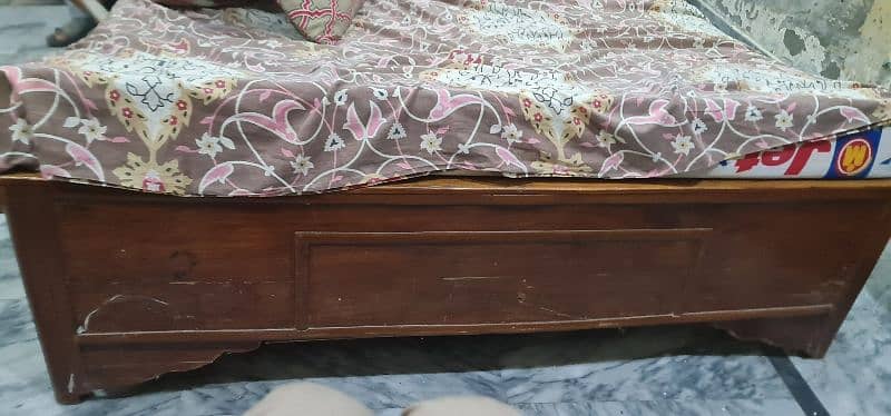 Used bed in good condition for urgent sale 2