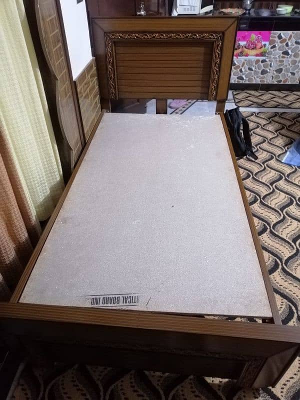 single Bed for sale 0