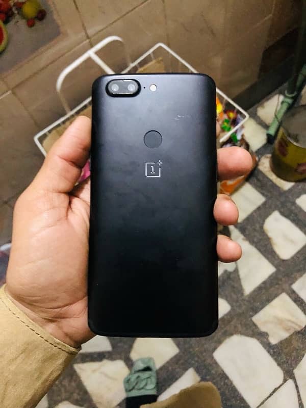 One plus 5t available for sell read add 1