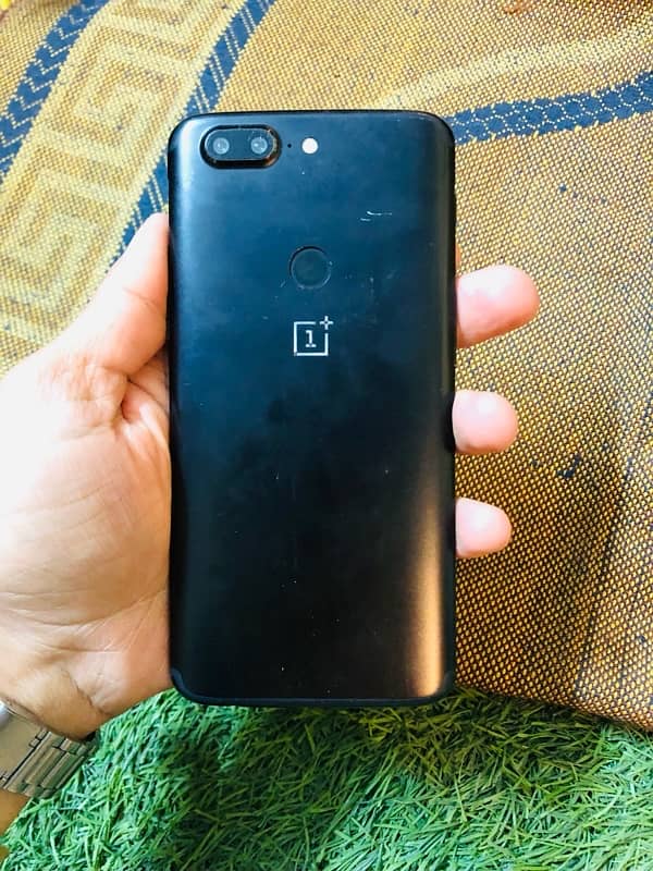 One plus 5t available for sell read add 2