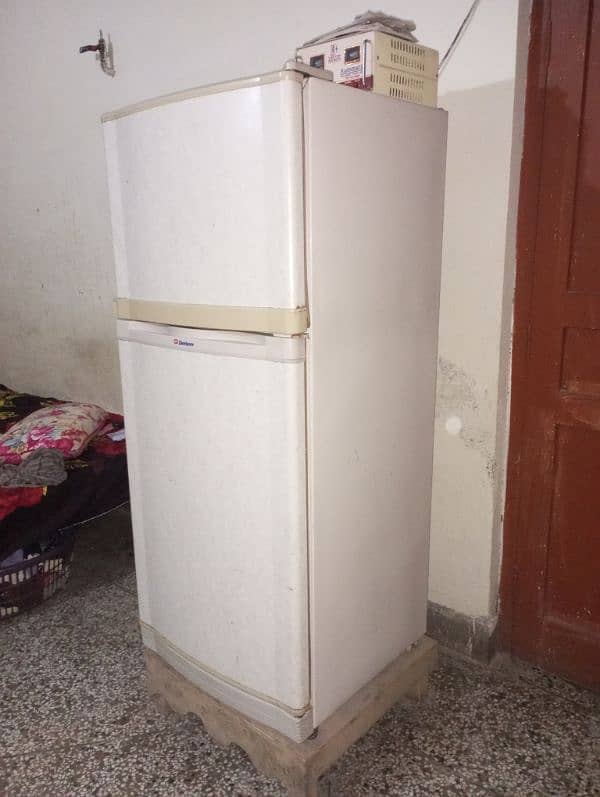 Dowlance Refrigerator 1