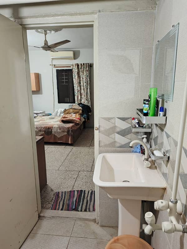 3 FLOOR FLAT FOR SALE IN HAQ BAHOO PLAZA 3