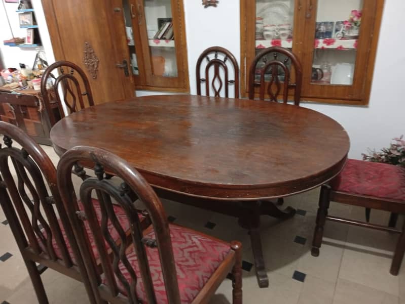 Used Old Dining Table with 6 chairs 1