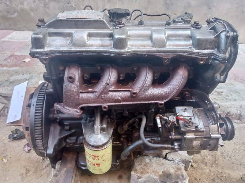 Toyota 2L engine good condition 1