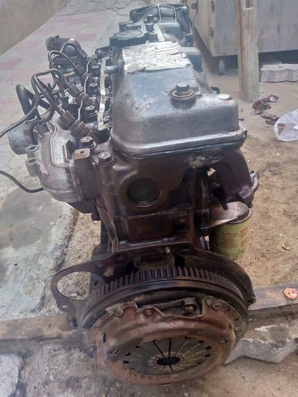 Toyota 2L engine good condition 2