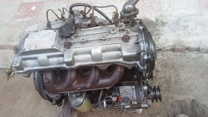 Toyota 2L engine good condition 3