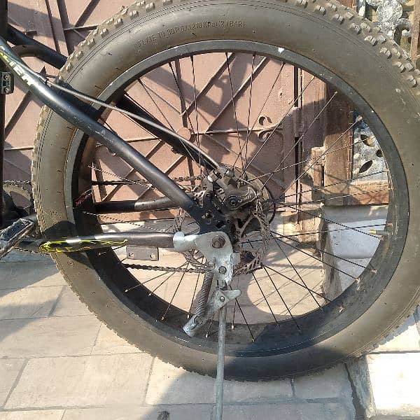 mountain bicycle fat tyer 3