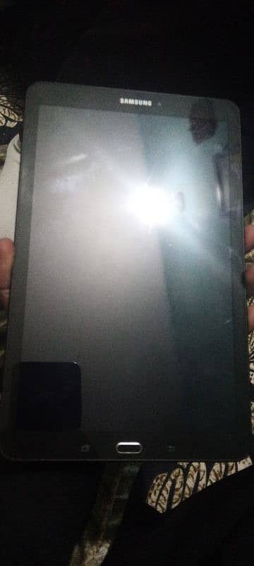 10 by 10 condition Galaxy tab E 1