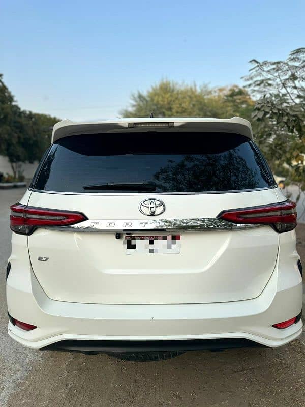 Toyota Fortuner V 2018 5