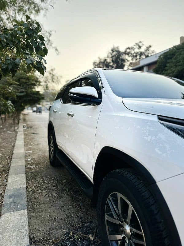 Toyota Fortuner V 2018 8