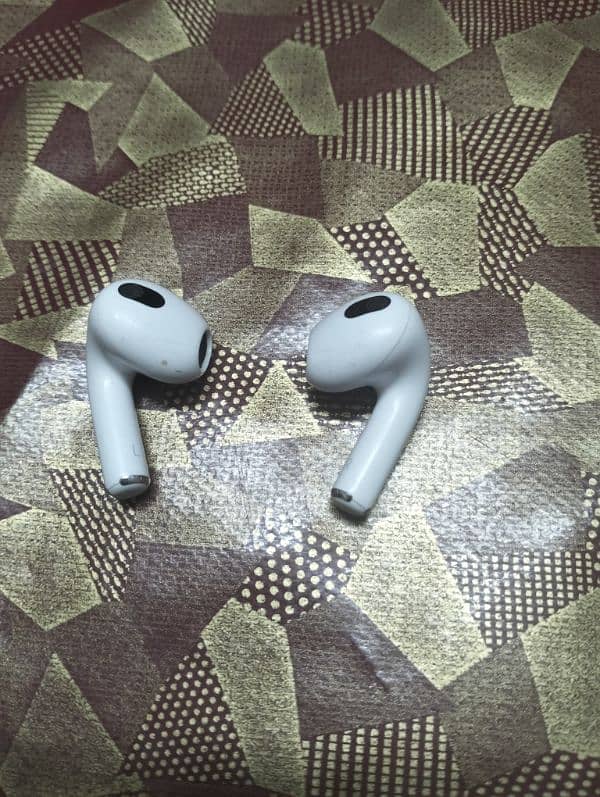 I am selling original apple 3rd generation airpods without case!! 2