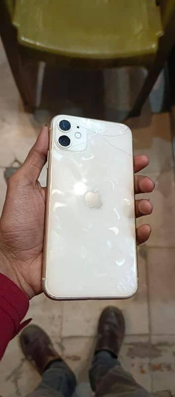 iphone 11 64gb  non pta hai 1