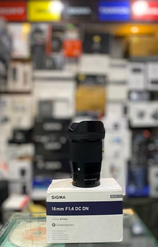 Sigma 16mm F/1.4 Dc Dn For Sony E-Mount 0