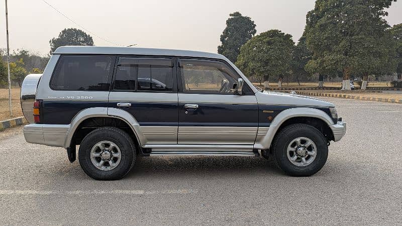 Mitsubishi Pajero 1996 4