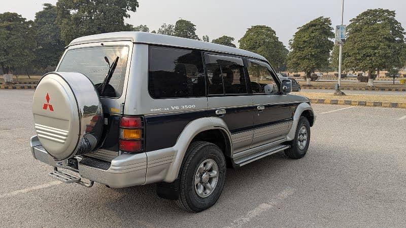 Mitsubishi Pajero 1996 5