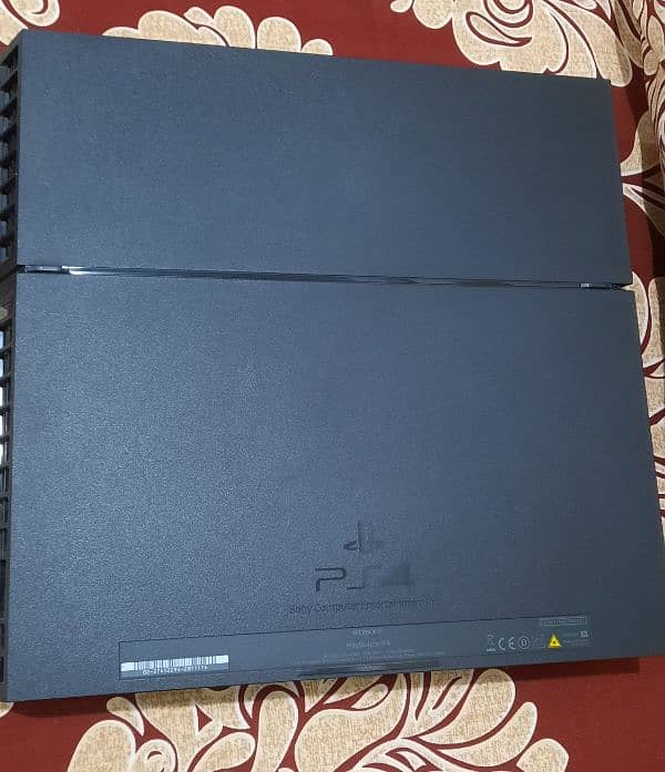 PS4 500GB . . 1200 Series 10/10 !! 4