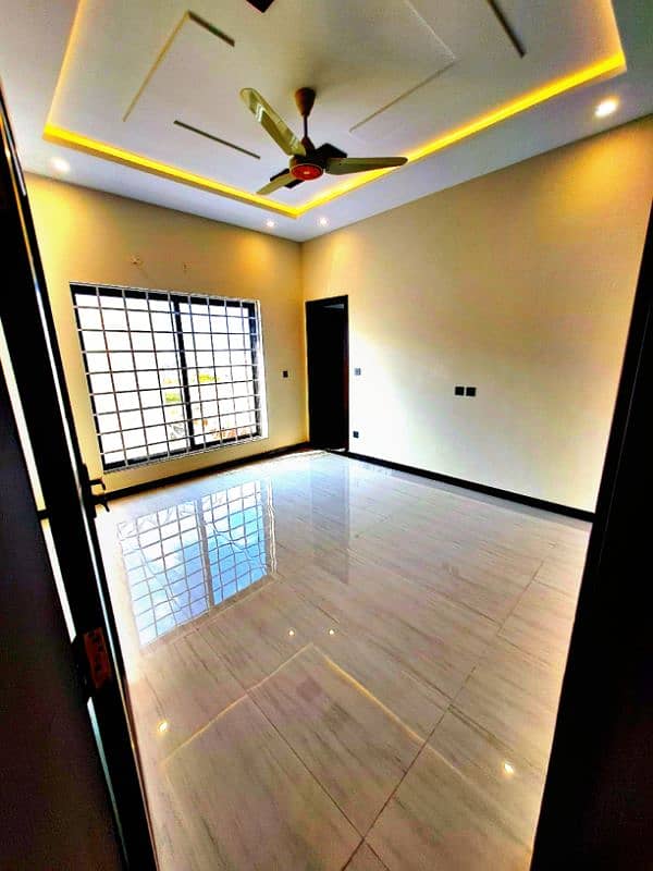 10 Marla House for Sale Bahria Phase 8 Rawalpindi 3