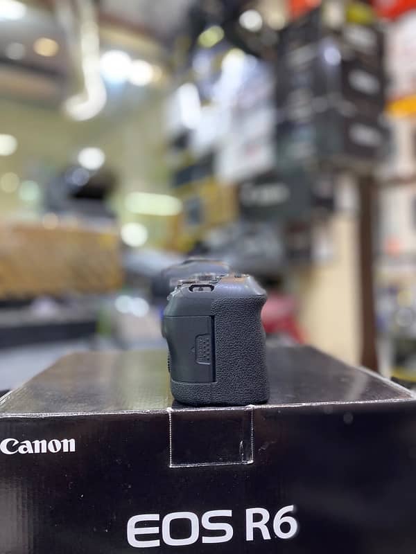 Canon Eos R6 Body Only 2