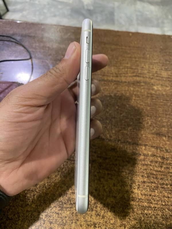 iPhone 11 128GB 3